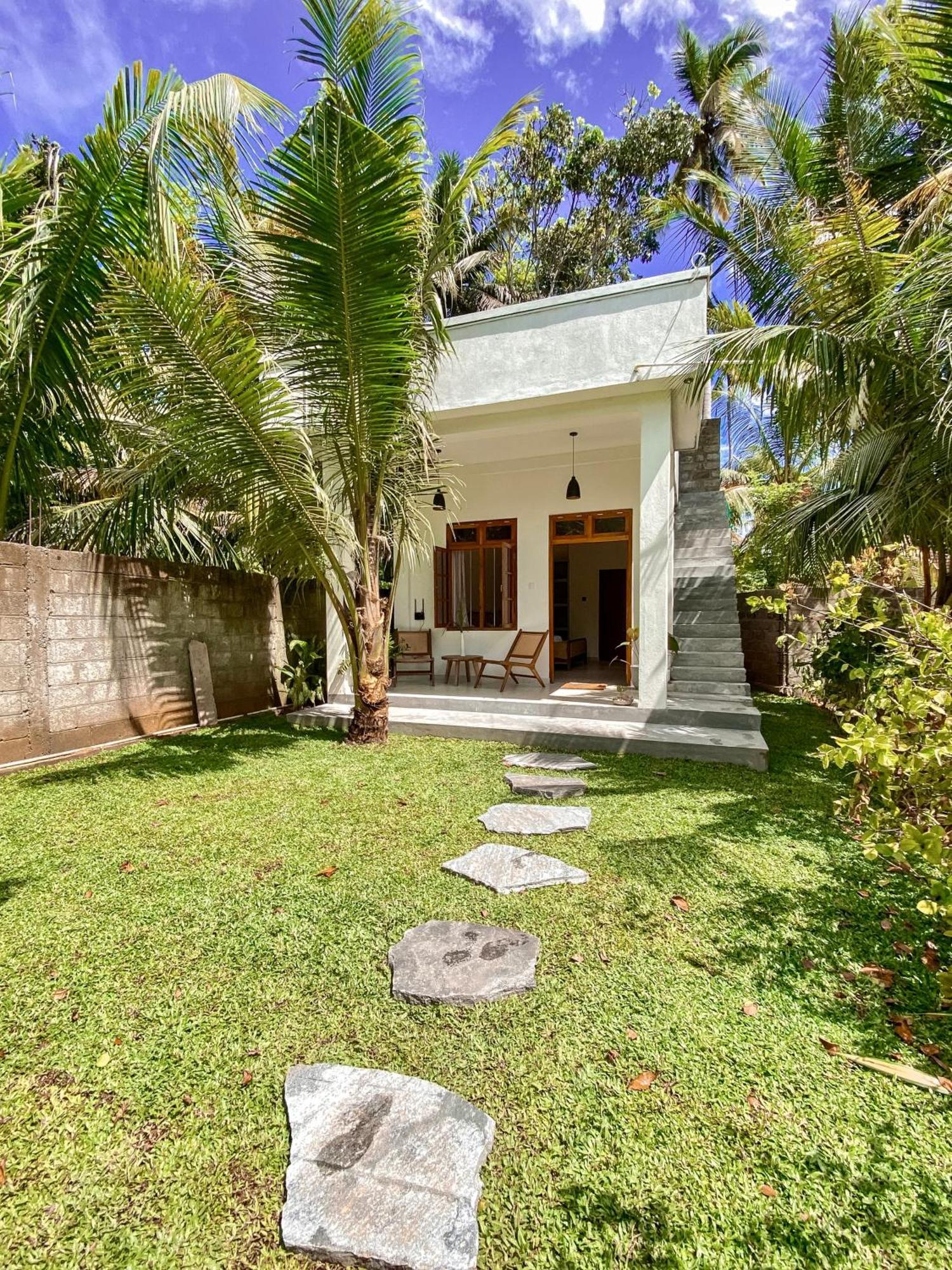 The Palm Private Cottages Midigama Timur Bagian luar foto